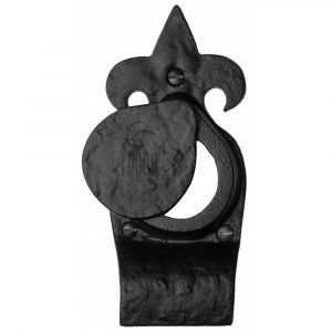 The Tudor Cylinder Pull with cover