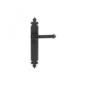 Tudor Lever Latch Set