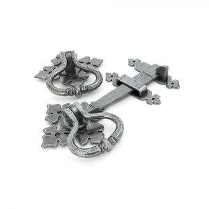 Shakespeare Latch Set