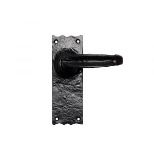 Traditional V Lever On Backplate – Latch