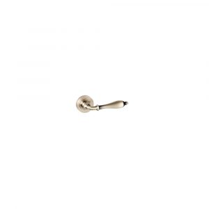 Old English Wrexham Lever on Round Rose