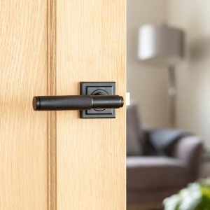 Levers on Square Rose